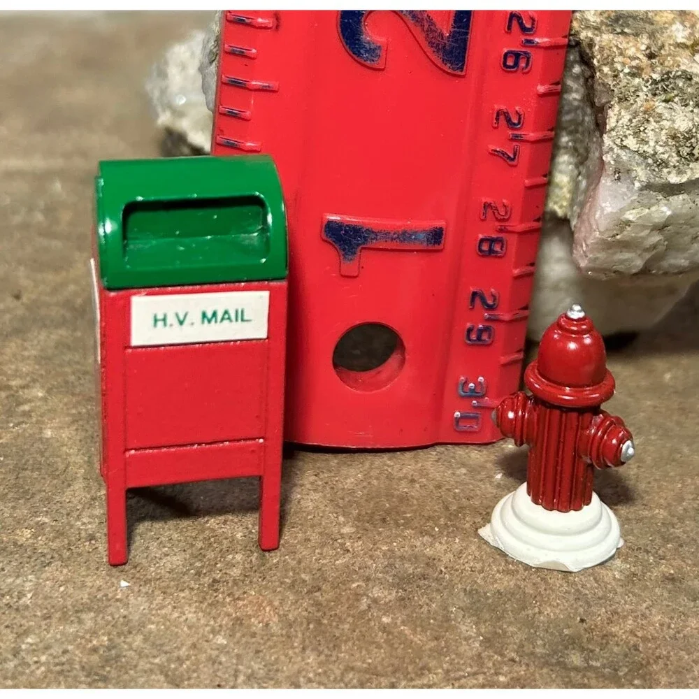 Department 56 Mail Box and Fire Hydrant #5214-0 with box
